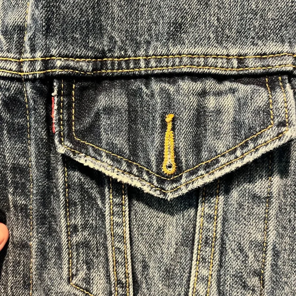 Levis Denim Jacket - Picture 3 of 4